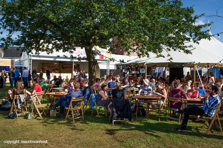 Gent Jazz 2016, perfect atmosphere in the main area near the mainstage.