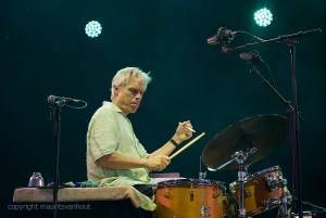 Gerry Hemingway van BassDrumBone live op Gent Jazz