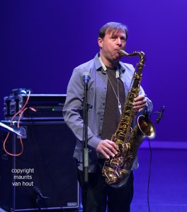Chris Potter Trio gefotografeerd door fotograaf Maurits van Hout Den Haag